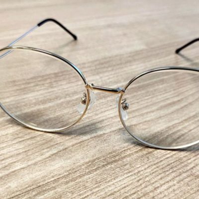 Are Minimalist Eyeglasses the Latest Trend
