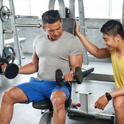 When to Choose a Personal Trainer in Singapore Over DIY